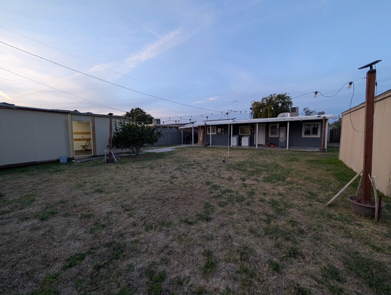 Building Photo - 6533 E Arbor Ave