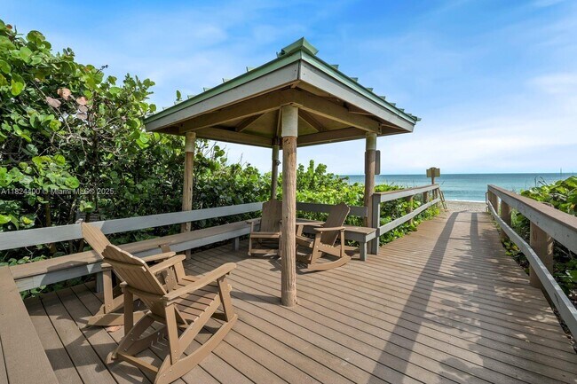 Building Photo - 9940 S Ocean Dr