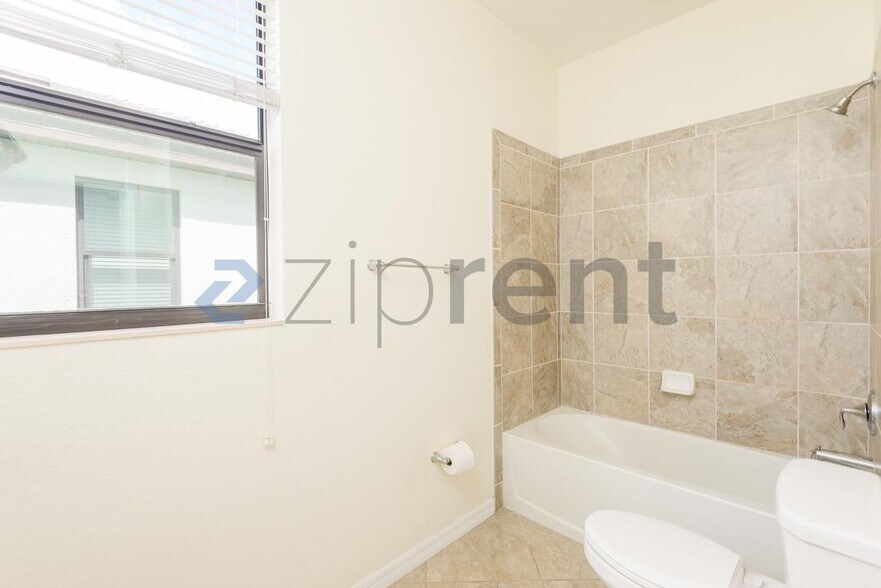 Building Photo - 17006 Blue Rdg Pl