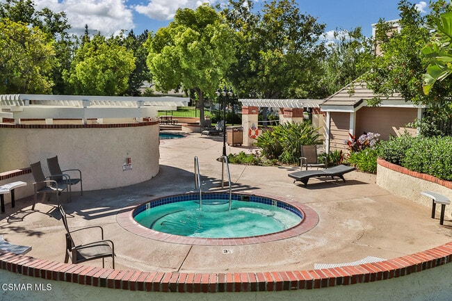 Building Photo - 2155 Meadow Brook Ct