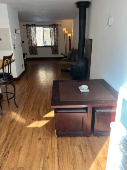 Building Photo - 3107 Riverside Dr