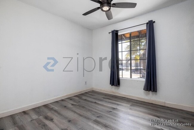 Building Photo - 1398 W Norwood St