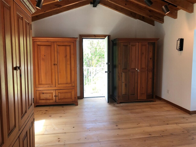 Building Photo - 5100 Granada Blvd