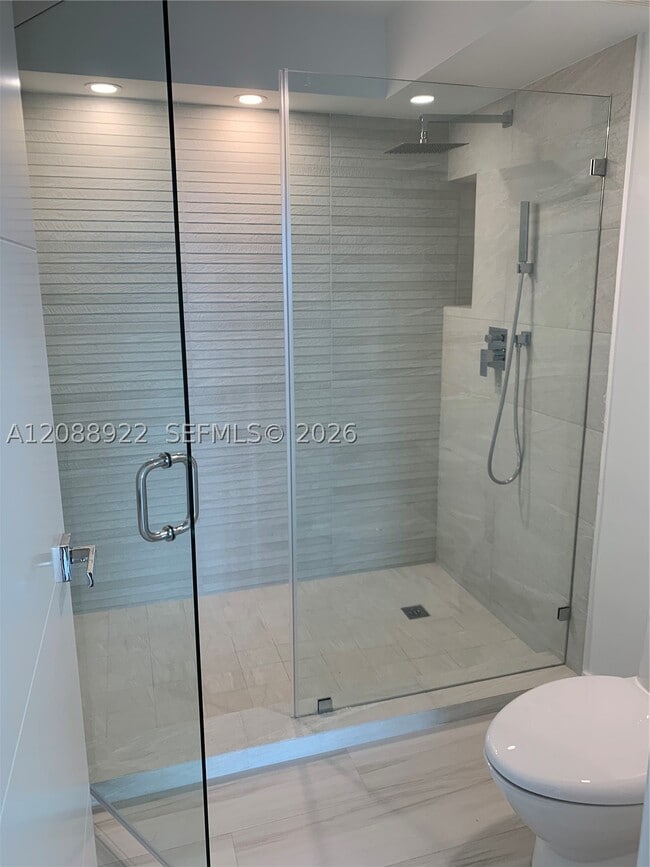 Building Photo - 881 Ocean Dr