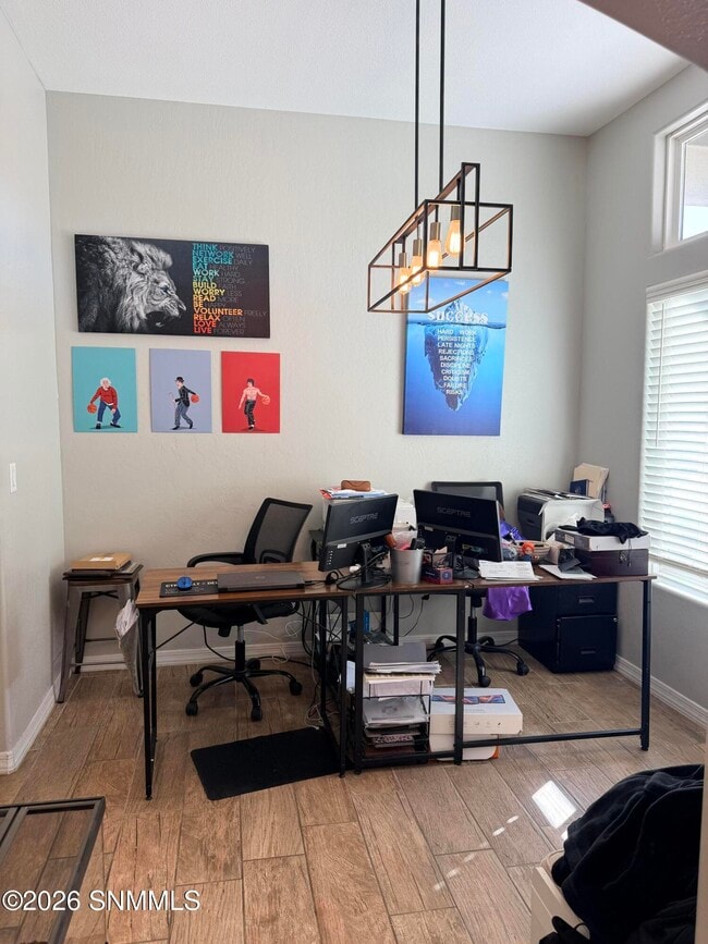 Building Photo - 548 La Entrada Cir