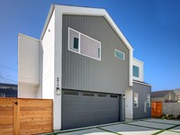 Building Photo - Fantastic 2 Story Farm House style Home wi...