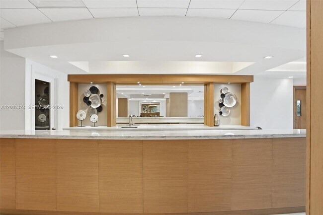 Building Photo - 600 Grapetree Dr