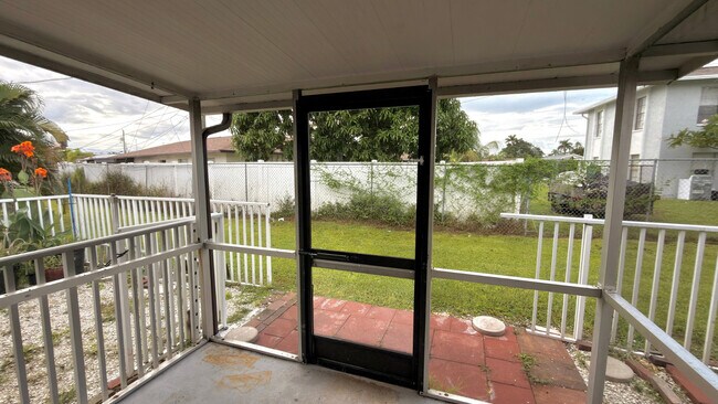 Building Photo - 11450 Char Ann Dr