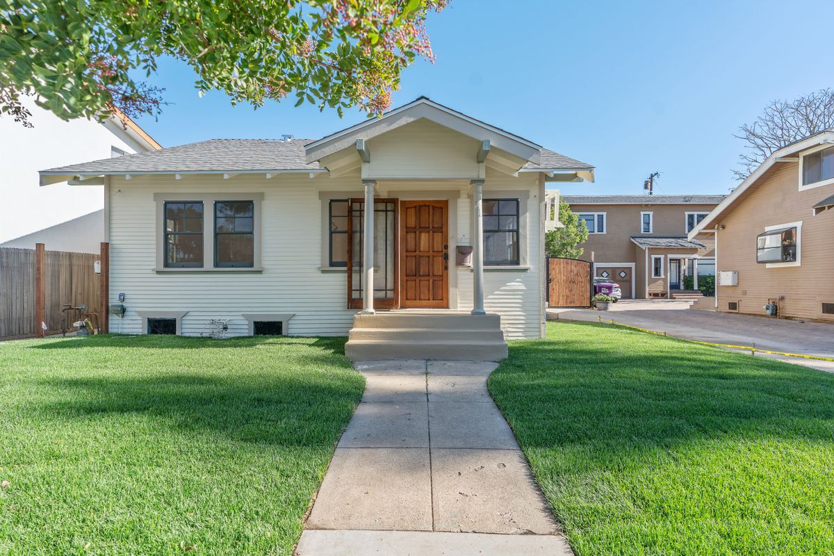 Building Photo - 744 Gladys Ave