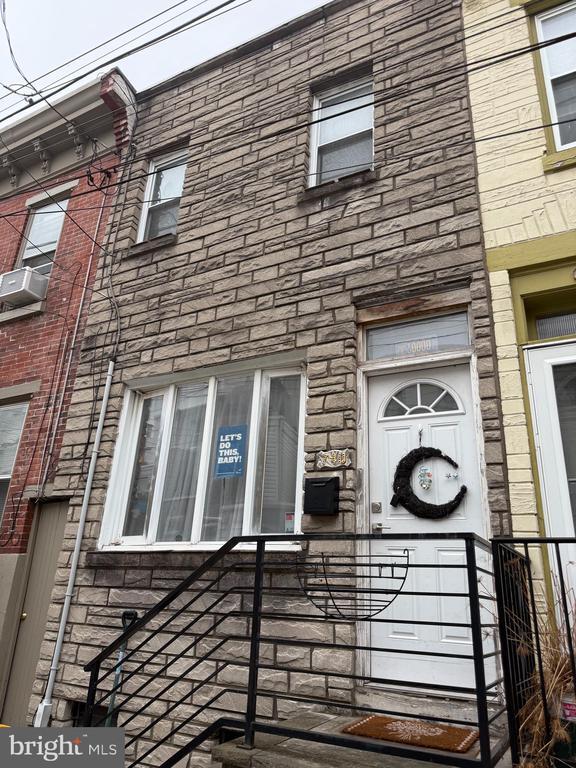 Building Photo - 740 St Albans St