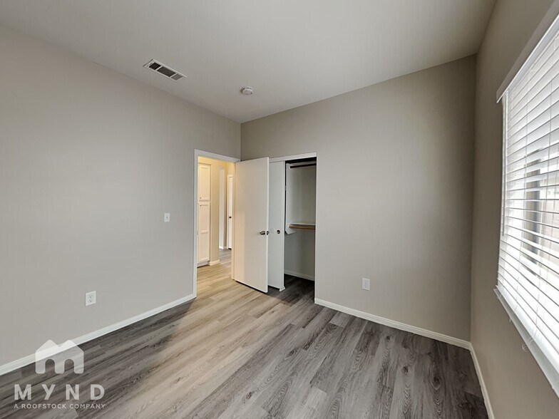 Building Photo - 1419 Old Cobble Dr