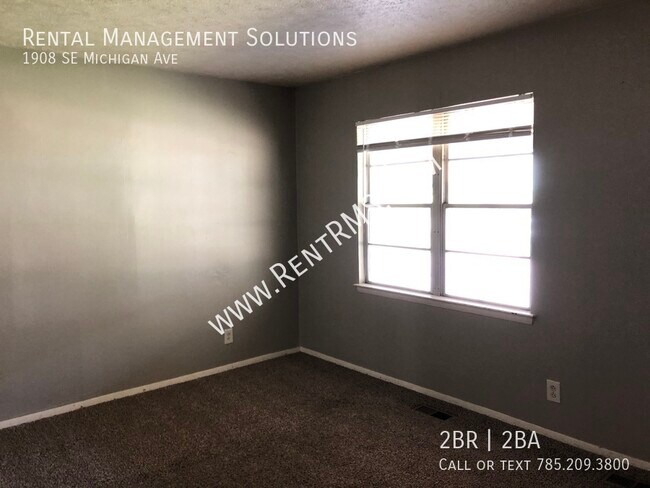 Building Photo - 1908 SE Michigan Ave