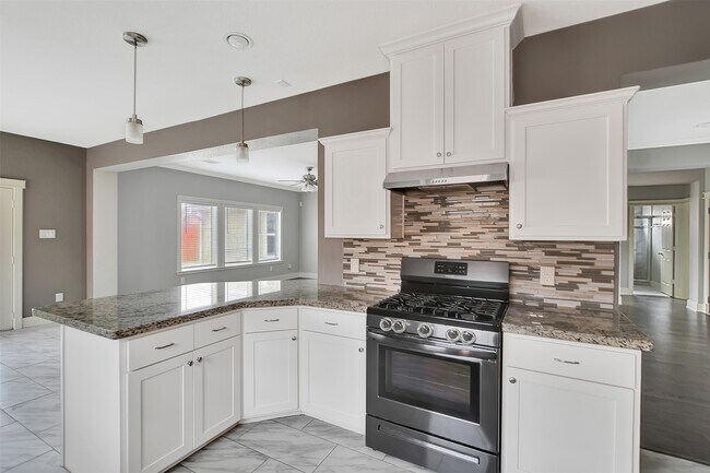 Building Photo - 315 Tilden Dr