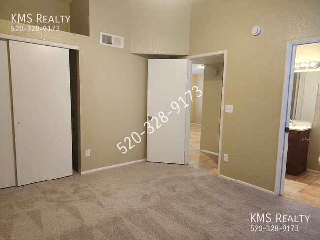 Building Photo - 5218 W Wood Owl Dr