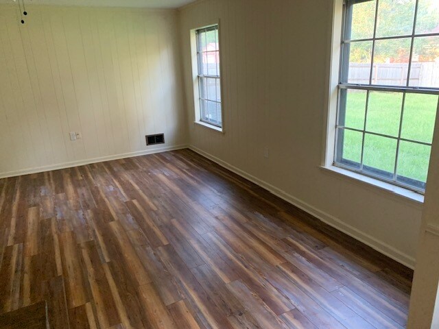 Building Photo - 3898 Laurelhill Ln