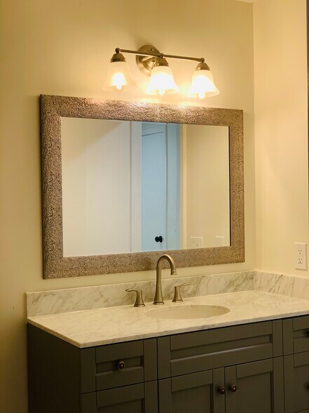 Building Photo - 524 Warm Springs Cir