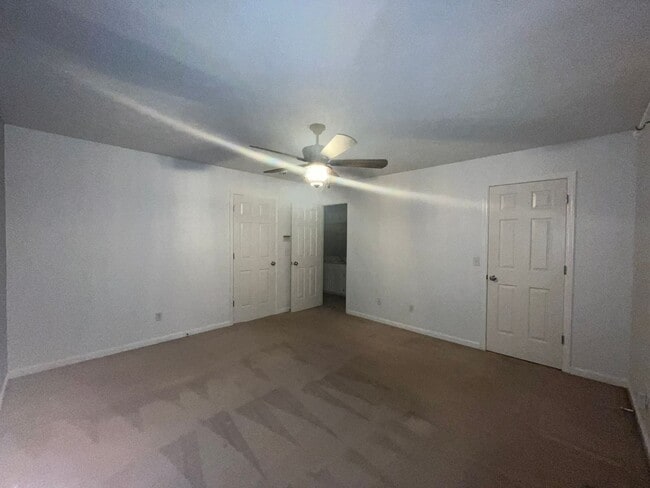 Building Photo - Your Dream Home is Waiting for You! Yardwo...