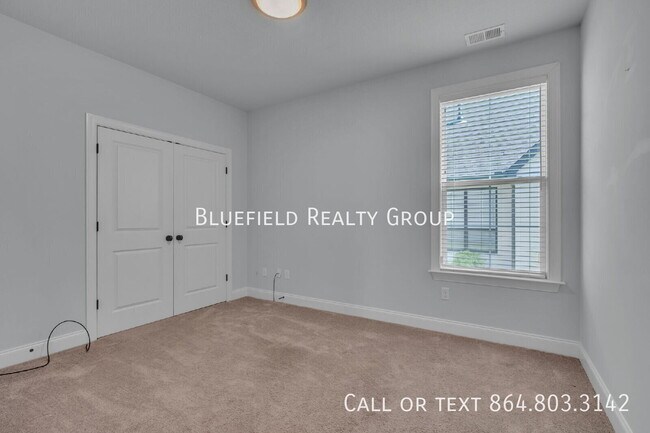 Building Photo - 2 Winding Rock Rd