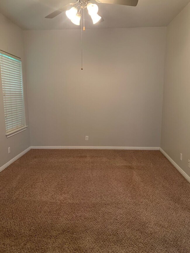 Building Photo - 5304 Evans Ave