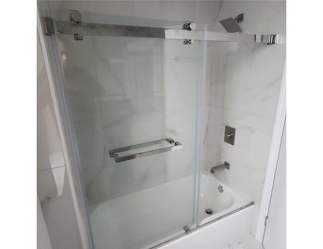 Building Photo - 45 River Dr S