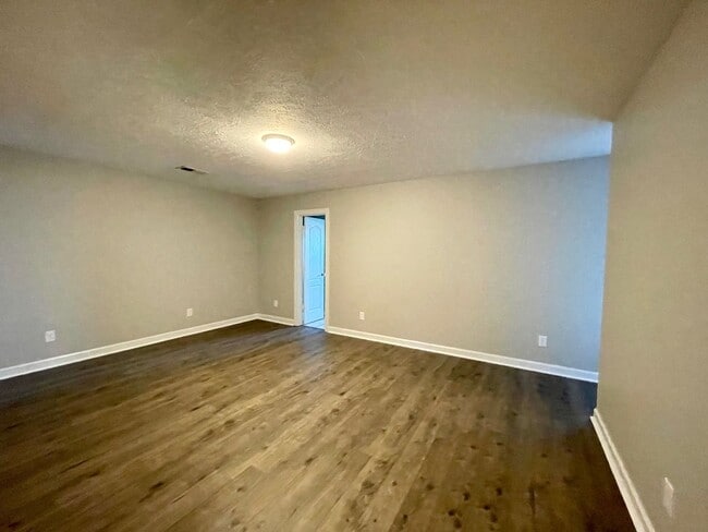 Building Photo - 00509