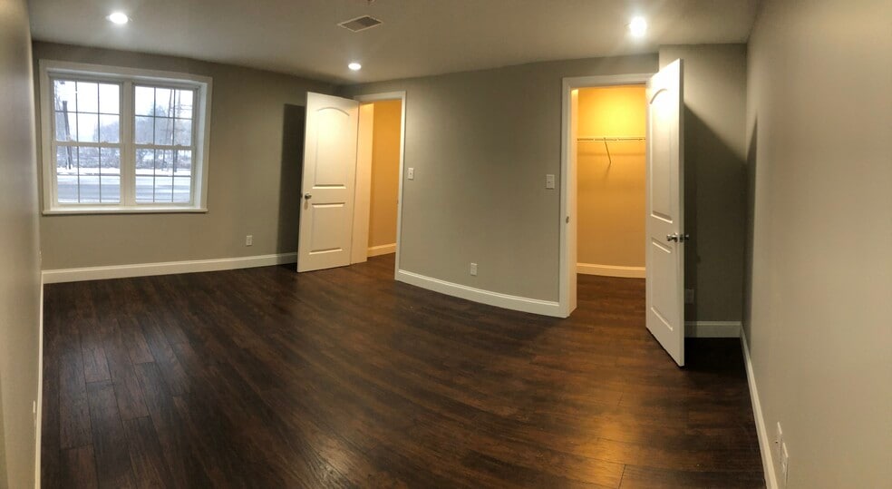 Building Photo - 330 E Niagara St