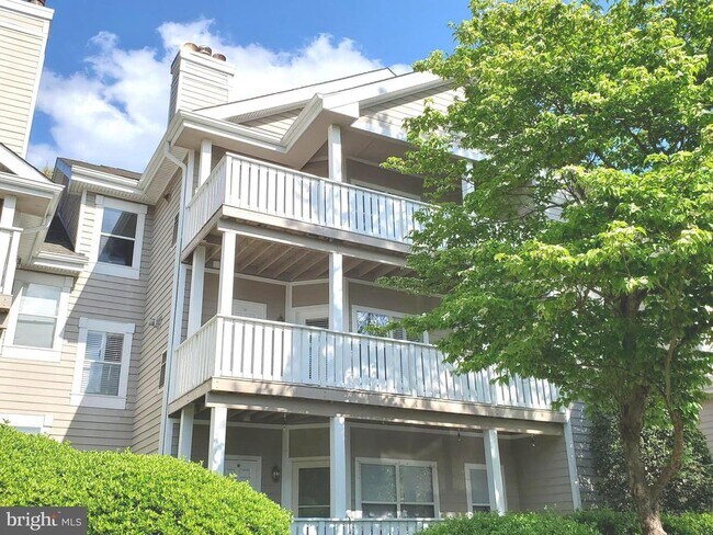 Building Photo - 6005 Rosebud Ln