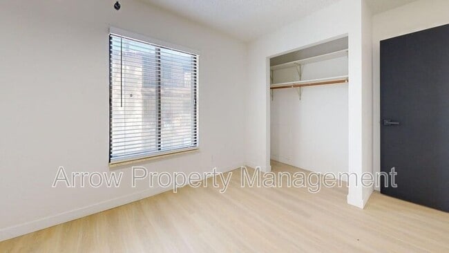 Building Photo - 205 E Arbor Ave