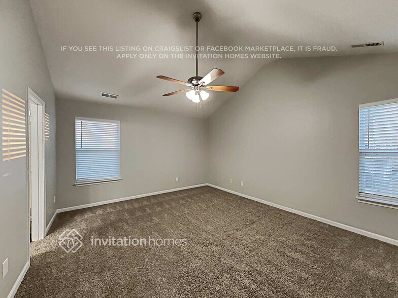 Building Photo - 1215 Pinehaven Ct