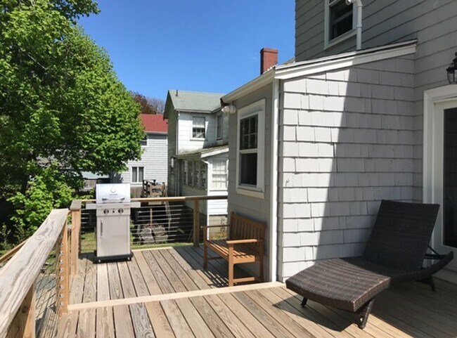 Building Photo - Winter Rental: 10A Gloucester Ave. (Utilit...