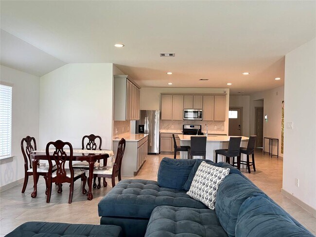 Building Photo - 3303 Dagostino Crk Dr