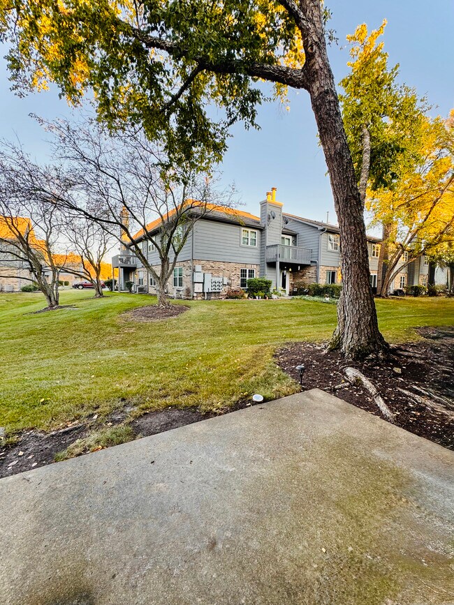 Building Photo - 35 Foxcroft Rd