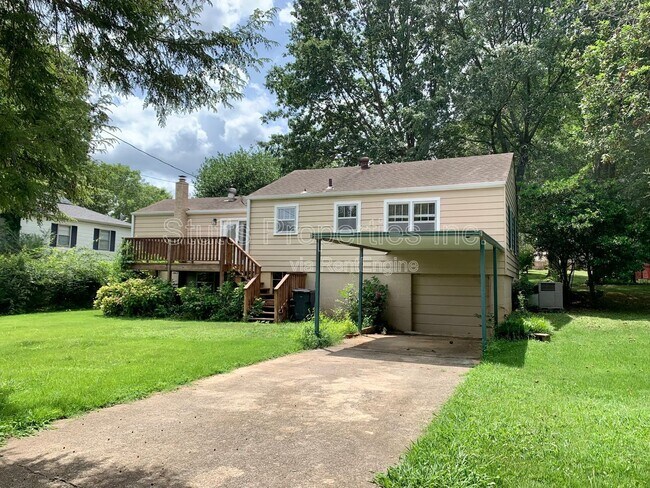 Building Photo - 1611 Southern Blvd