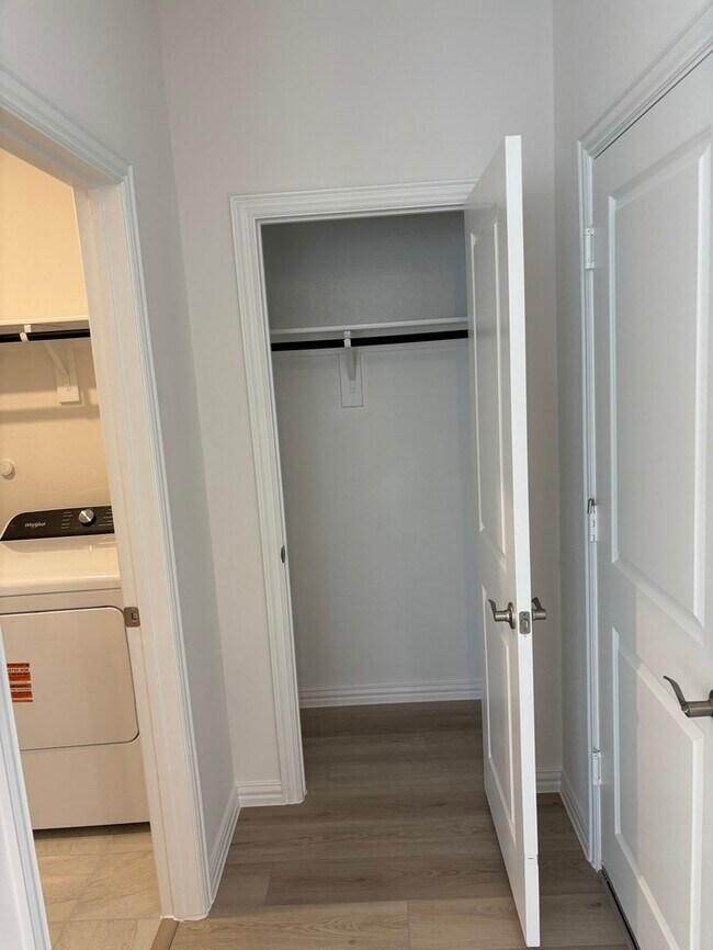 Building Photo - New Home for the New Year!