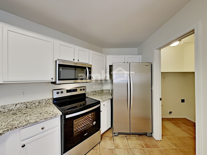 Building Photo - 2165 W Burlwood Way