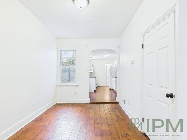 Building Photo - Available Now! Charming 3 Bedroom, 1.5 Bat...
