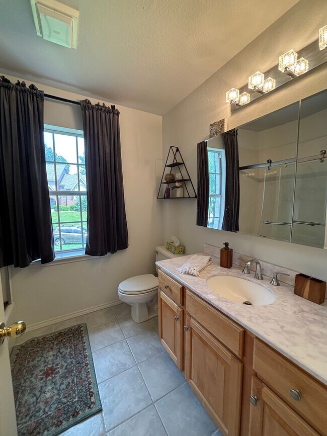 Building Photo - Luxury Home with incredible views in Minsh...