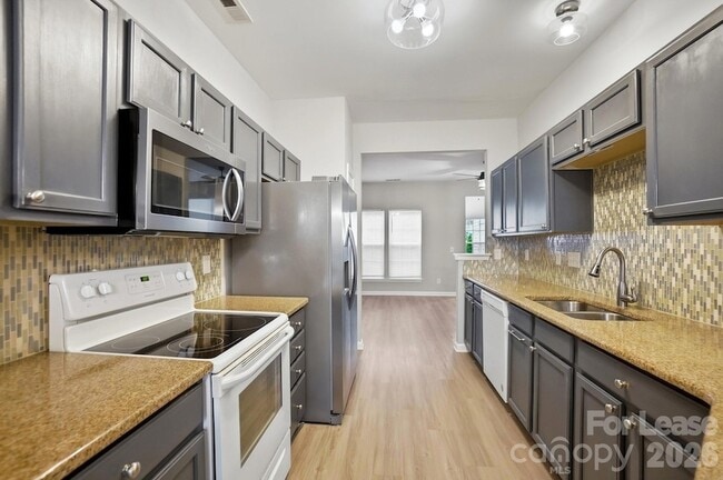 Building Photo - 3028 Misty Harbor Cir