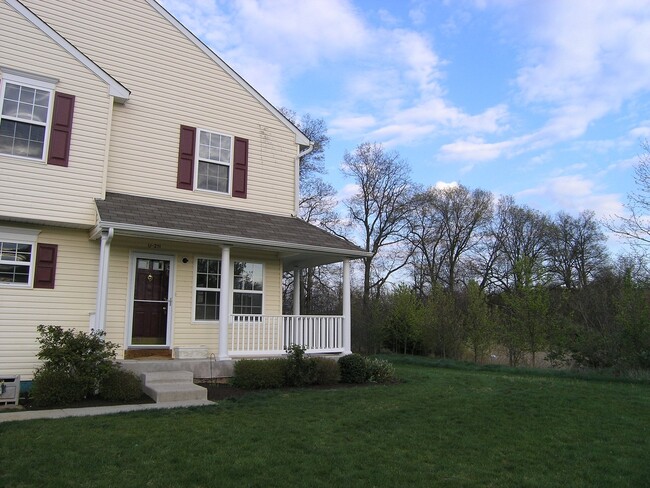 Building Photo - 211 Prairie Ct