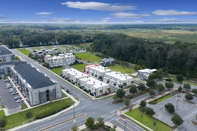 Building Photo - 3349 SW 50th Dr
