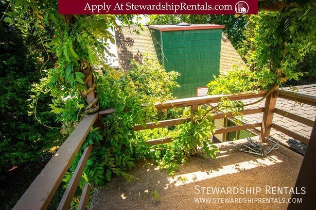 Building Photo - 5017 SE 45th Ave