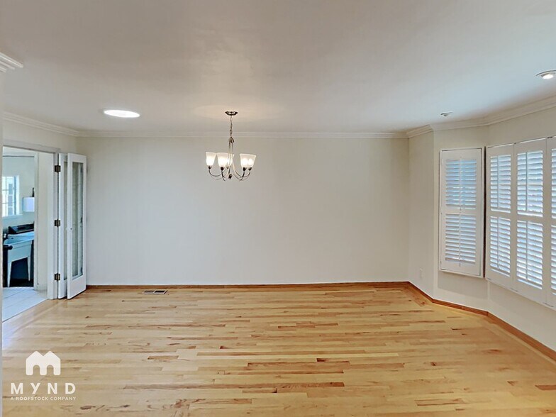 Building Photo - 10924 Barranca Dr