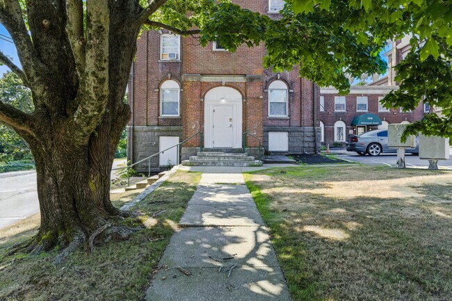 Building Photo - 156 Garfield Ave