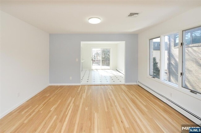 Building Photo - 472 Central Blvd