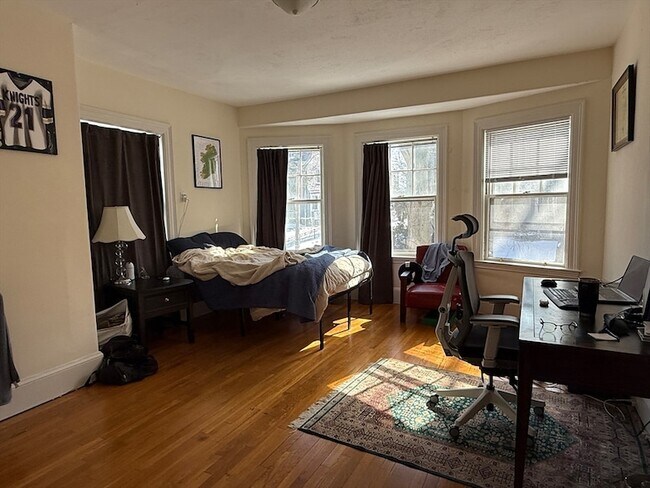 Building Photo - 12 Braemore Rd