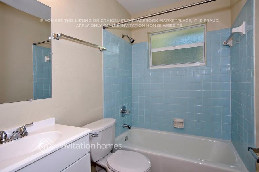 Building Photo - 2744 Corbusier Dr