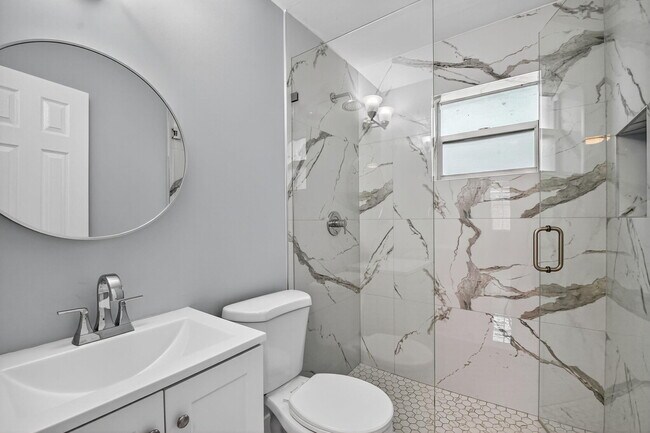 Building Photo - 549 21st St