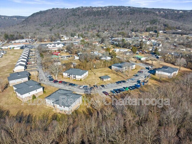 Building Photo - 207 Eveningside Dr