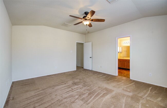 Building Photo - 8219 Tartan Ct