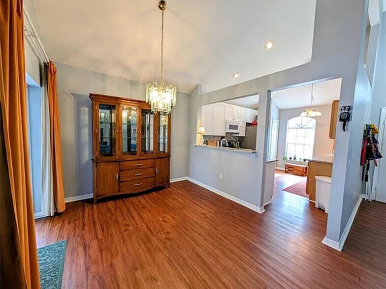 Building Photo - 9308 Hidden Water Cir